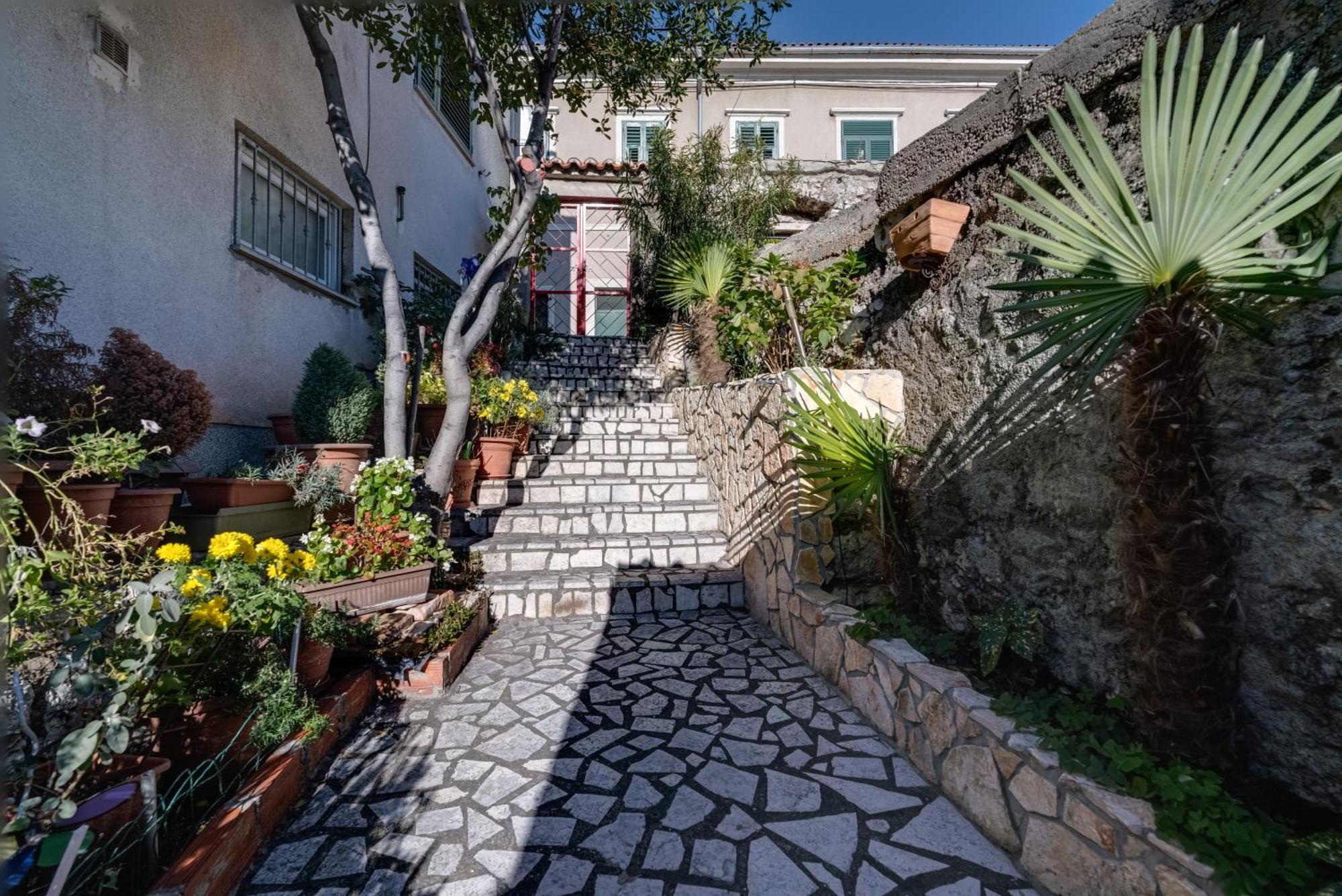B&B Apartment'S Coli Bakar Exterior photo